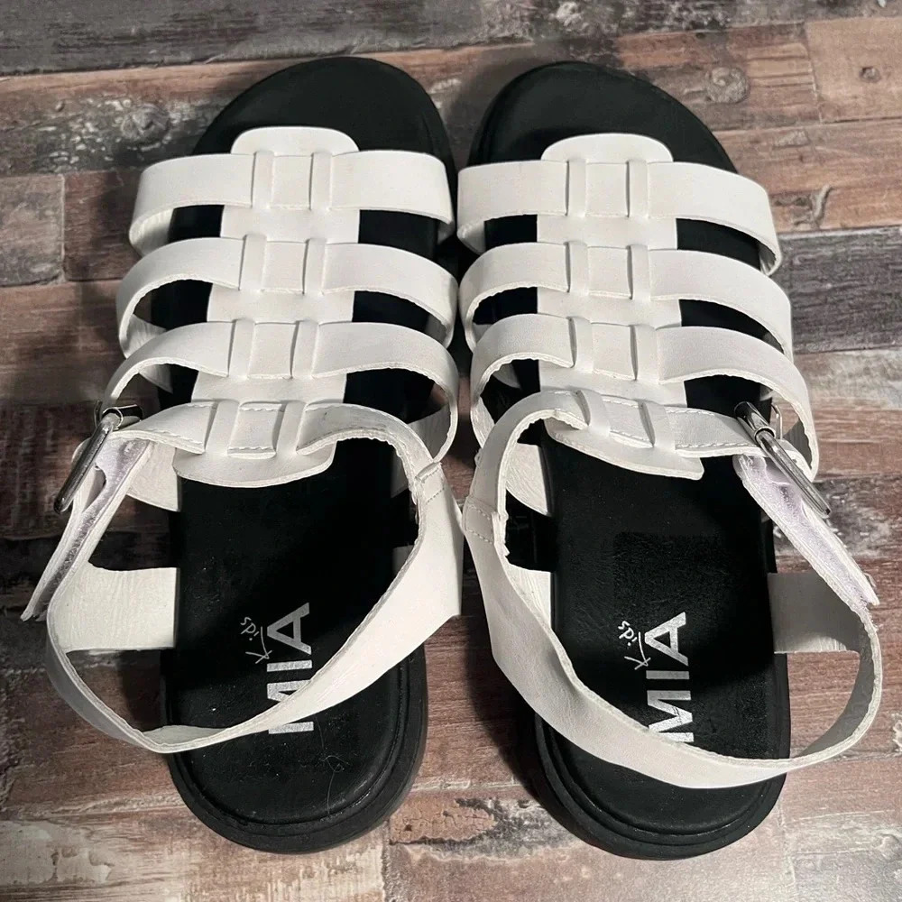 Mia Kids White Thick Strapped Sandals‎ Girls 4